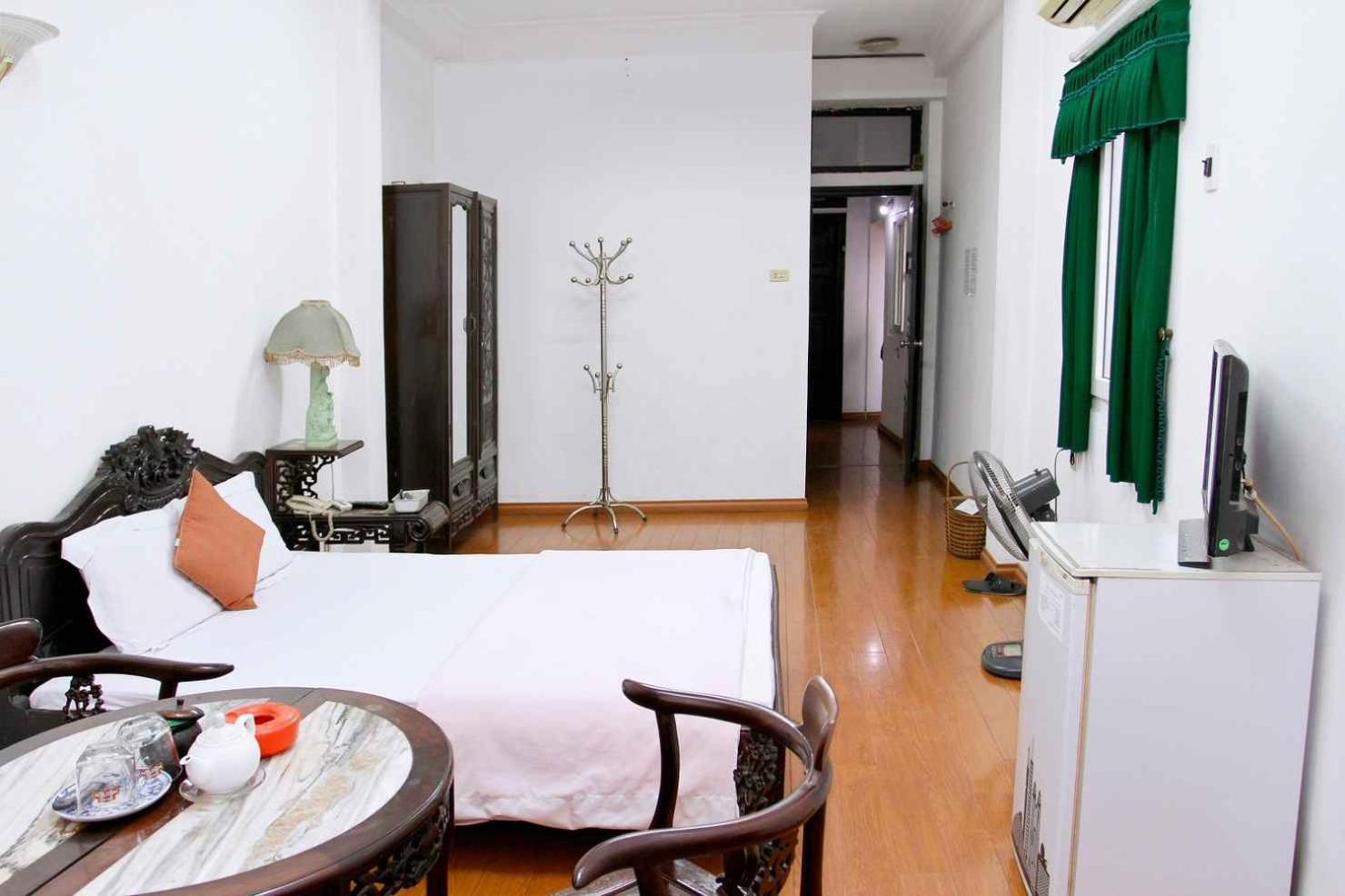 Hoang Cuong Hotel 15 Nguyen Thai Hoc Hanoï Extérieur photo