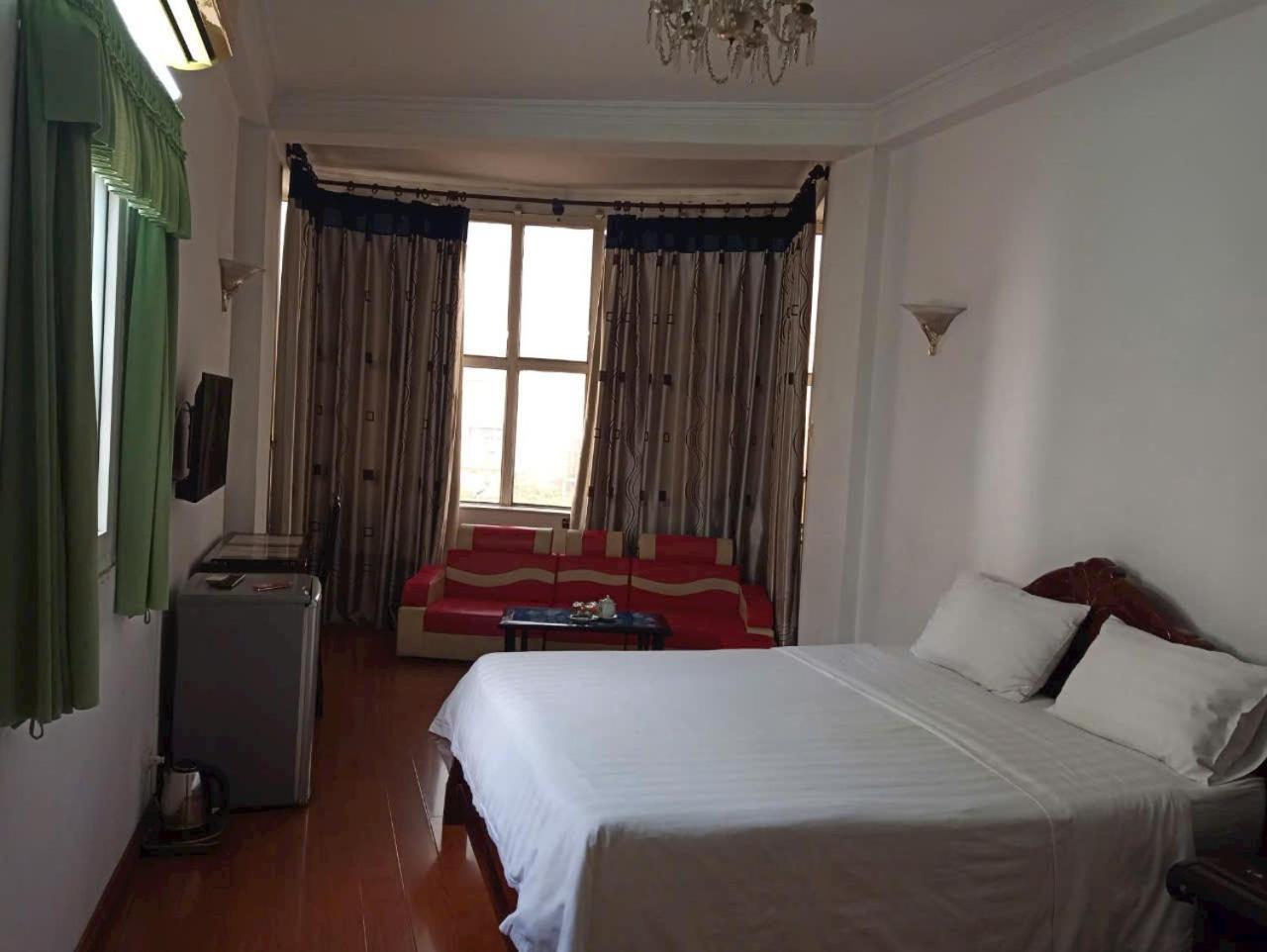 Hoang Cuong Hotel 15 Nguyen Thai Hoc Hanoï Extérieur photo