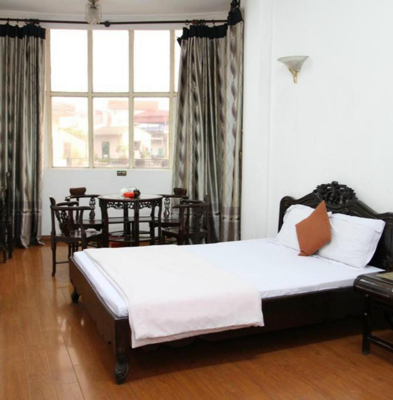 Hoang Cuong Hotel 15 Nguyen Thai Hoc Hanoï Extérieur photo